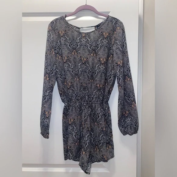 Chic Paisley Long Sleeve Romper - Picture 1 of 8